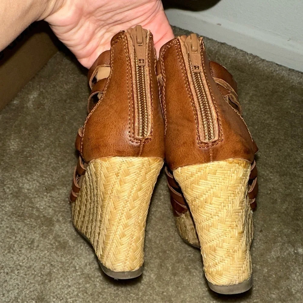 WOMENS AMERICAN EAGLE STRAPY WEDGE SHOES SIZE 6.5 BROWN​​​​​​​​
